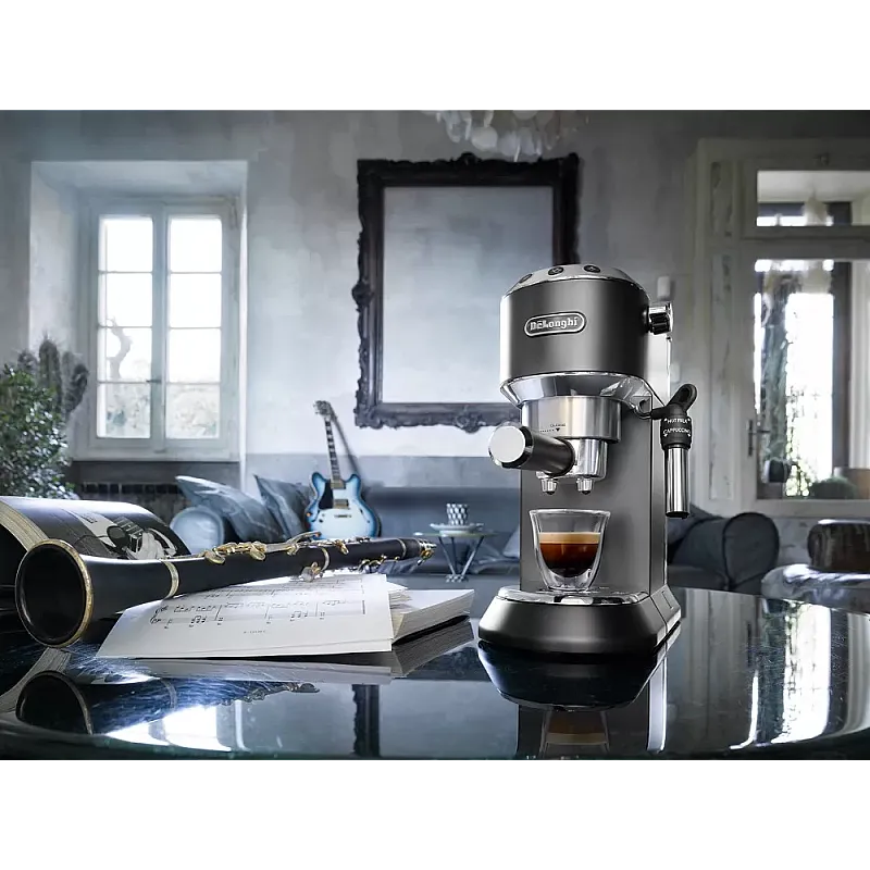 Espressor manual DeLonghi Dedica Style EC 685, 1300 W, 15 Bar, 1.1 l, Slim, Negru - Studiocasa.ro