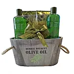 Set pentru ingrijire corp Aurora Olive Garden, Gel de dus 300 ml, Sampon 300 ml, Lotiune de corp180 ml, Exfoliant 180 ml, Burete, Olive - Studiocasa.ro