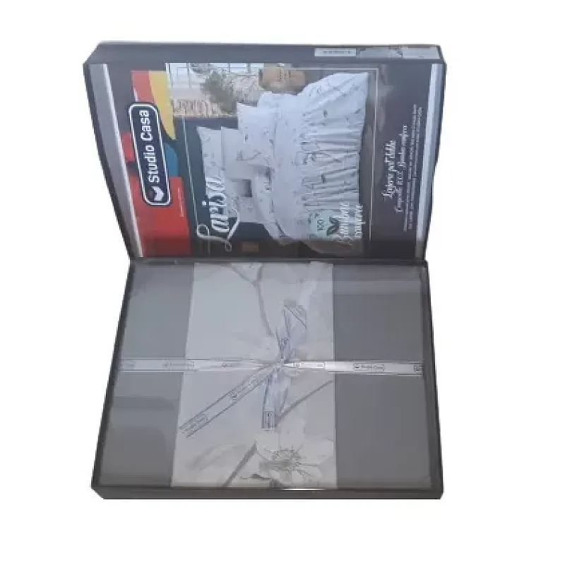 Lenjerie pat dublu Larisa Studio Casa, 100% Bumbac ranforce, Cearceaf pilota 200 x 200 cm, Cearceaf pat 220 x 240 cm, 2 fete de perna 50 x 70 cm, Gri - Studiocasa.ro