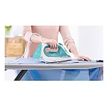 Fier de calcat Braun TexStyle 3 SI3041GR, 2350 W, abur variabil 45g/min, jet de abur 150g/min, rezervor 270 ml, tehnologie FreeGlide 3D, talpa Super Ceramic, Alb/Verde - Studiocasa.ro