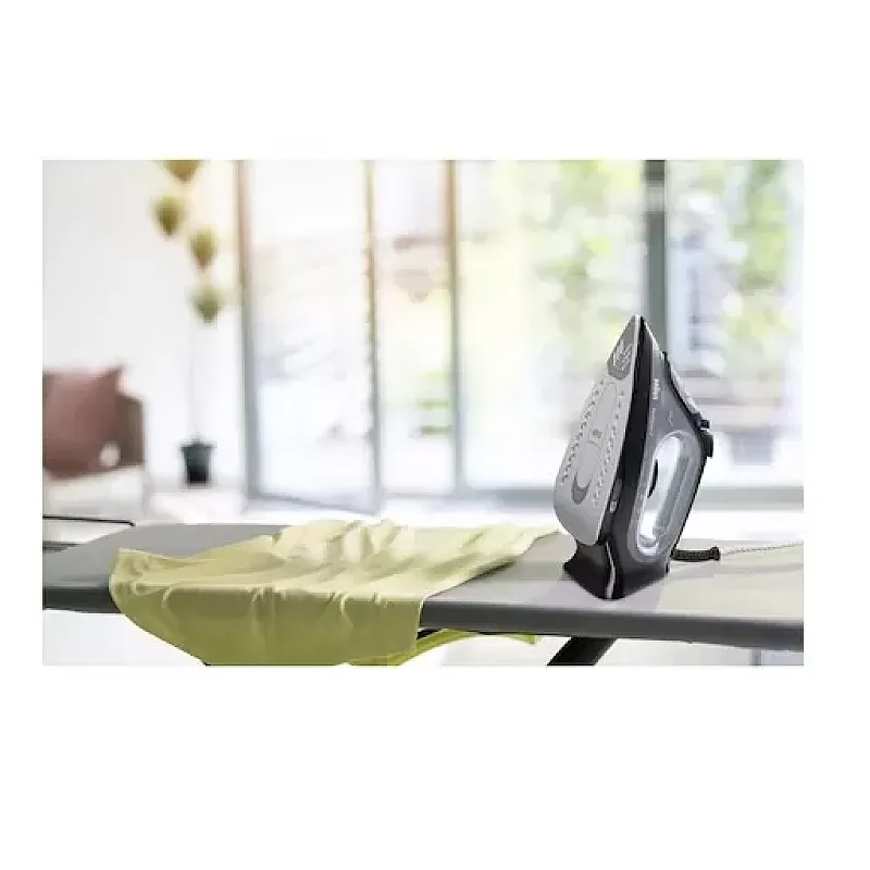 Fier de calcat Braun TexStyle 3 SI3055BK, 2400 W, abur variabil 45g/min, jet de abur 180g/min, rezervor 270 ml, tehnologie FreeGlide 3D, talpa Super Ceramic, Negru - Studiocasa.ro