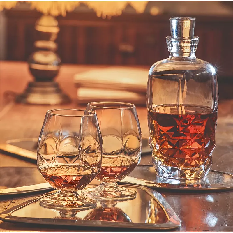 Sticla whisky Alkemist, RCR Crystal, Ideala pentru whisky si lichior, 107 cl - Studiocasa.ro