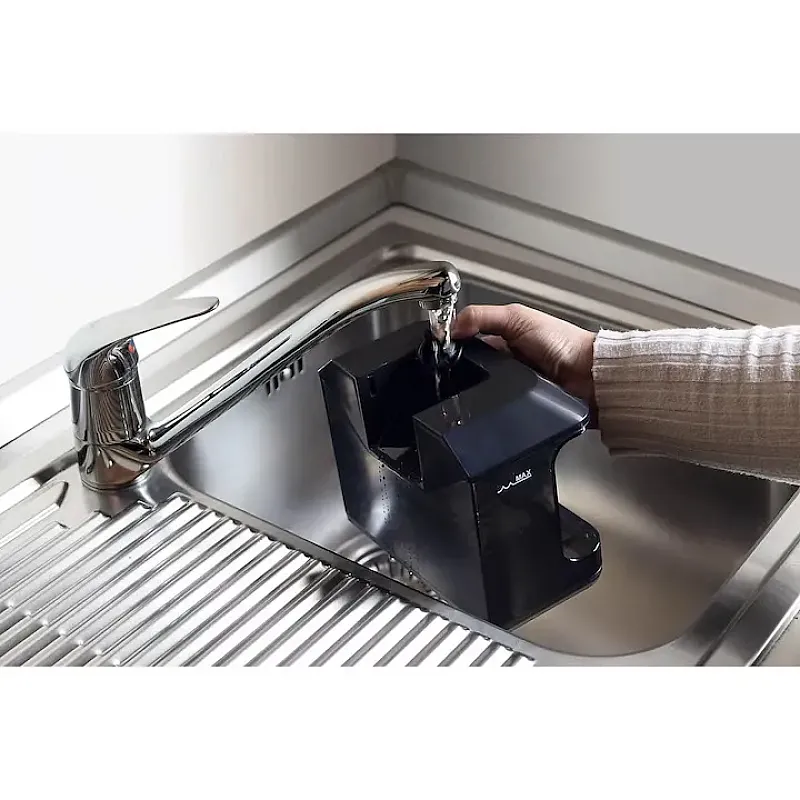 Aspirator Portabil Ariete Spot Cleaner Heat Pro 750W pentru Pete Tapiterie, Mochete si Canapele, Negru - Studiocasa.ro