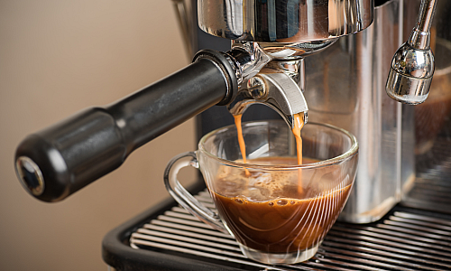 Inovație și Gust Desăvârșit: Aparatele de Cafea cu Pompă în Detaliu