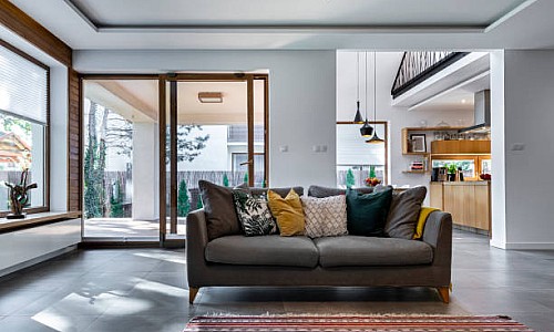 Redescoperă Confortul și Eleganța cu Canapele și Colțare de Excepție