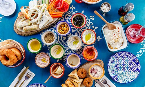 De ce este bine să gătim și să mâncăm în vase de ceramică?