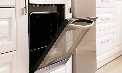 Autocuratarea catalitica la cuptoare: Ce inseamna si care sunt avantajele?