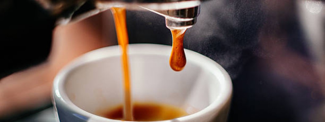 Tu ce alegi - espressor cafea automat sau espressor cu pompă?