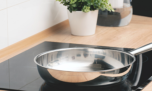 Alegerea perfectă pentru bucătăria ta: Plită incorporabilă pe gaz sau plită electrică?