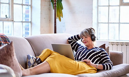 Cele mai bune canapele extensibile, colțare extensibile și fotolii extensibile pentru living. Modele noi de canapele în trend pentru amenajarea unui living modern