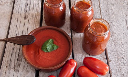 Cel mai bun sos de roșii preparat acasă cu mașina electrică de tocat roșii